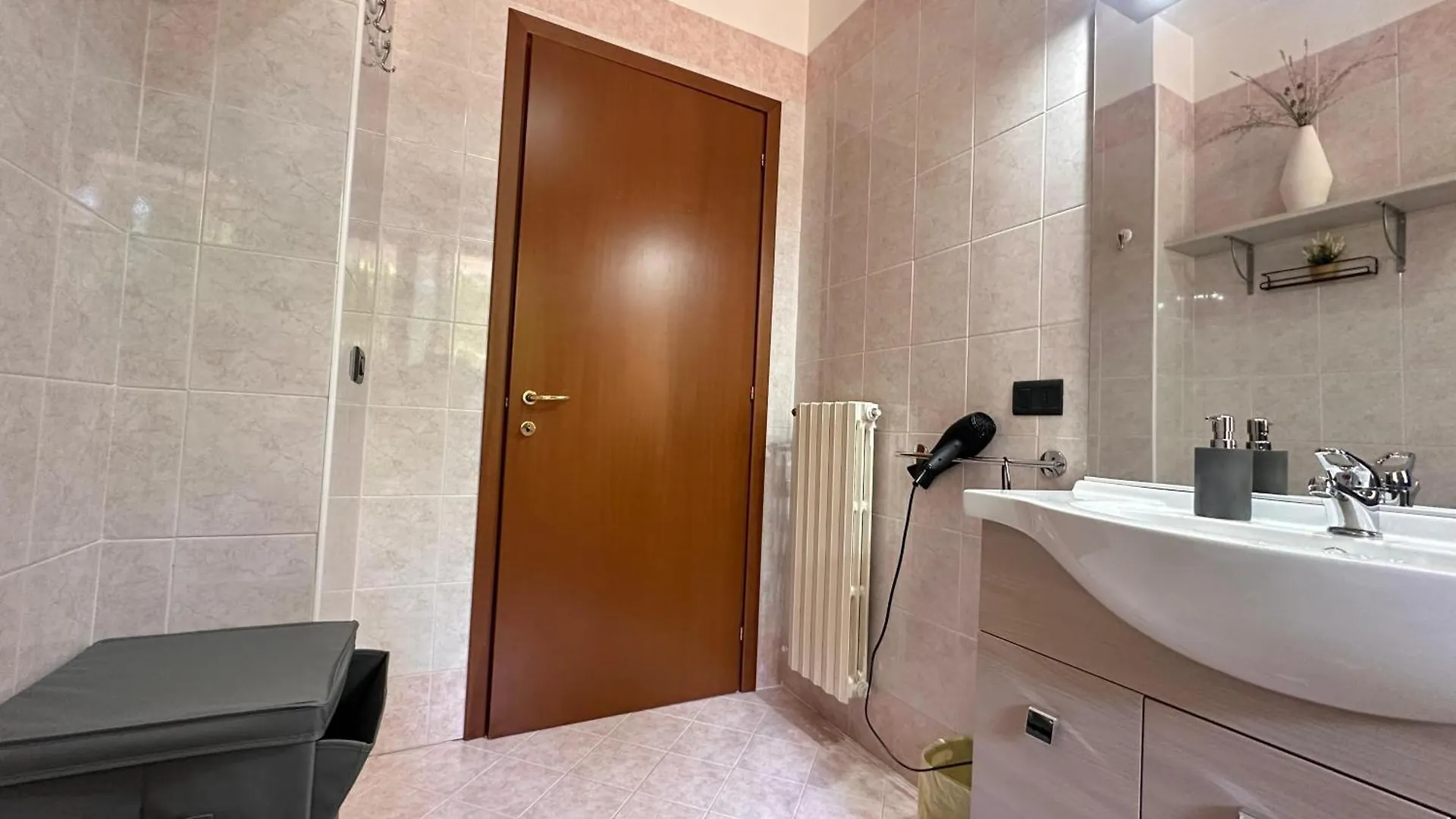 Curiel Apartment Rozzano 0*,