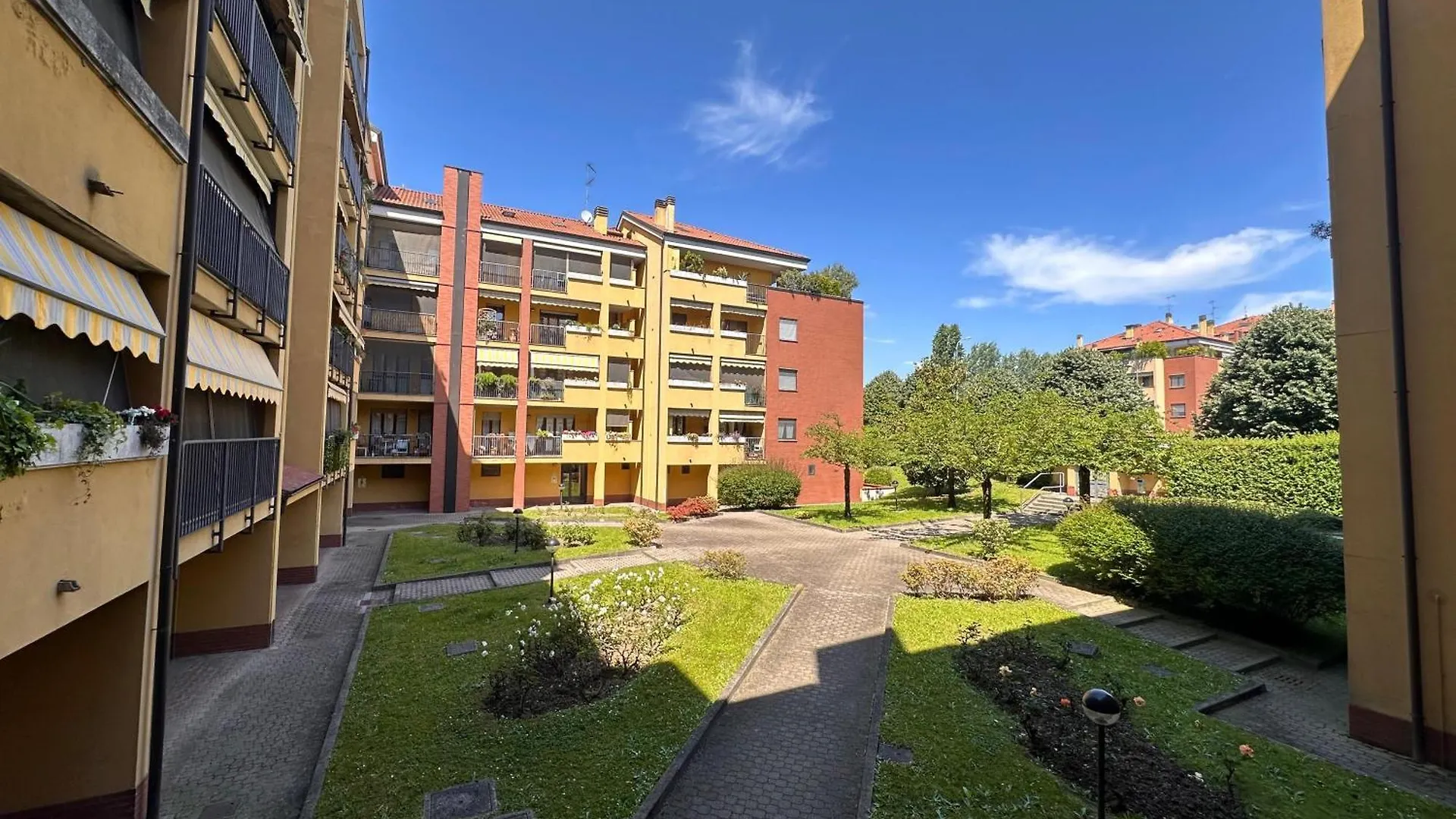 Curiel Apartment Rozzano