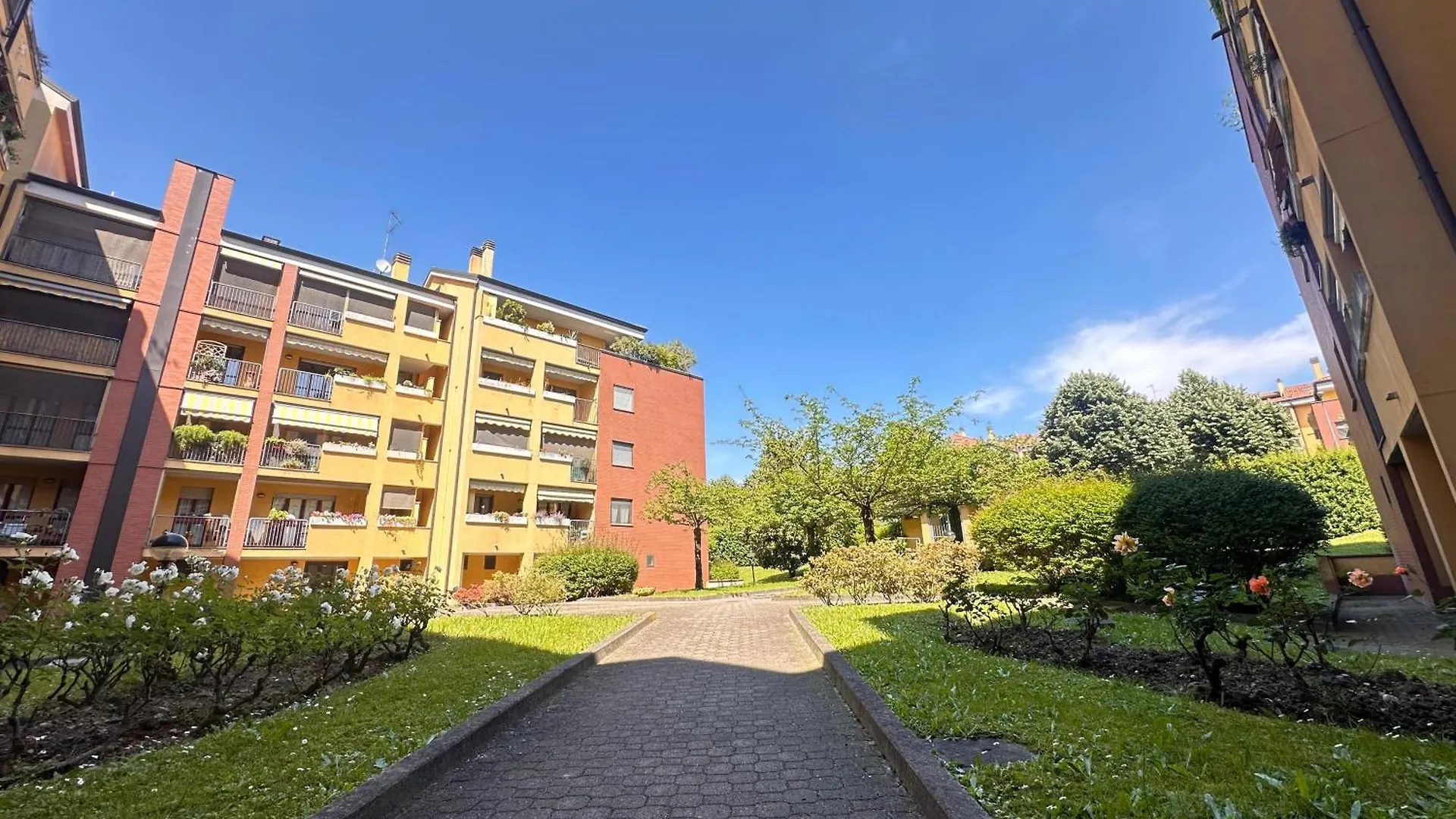 Curiel Apartment Rozzano